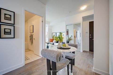 Photo 17 at 819 - 60 Honeycrisp Crescent, Vaughan Corporate Centre, Vaughan