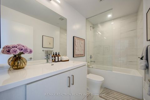 Photo 19 at 819 - 60 Honeycrisp Crescent, Vaughan Corporate Centre, Vaughan