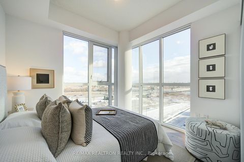 Photo 22 at 819 - 60 Honeycrisp Crescent, Vaughan Corporate Centre, Vaughan
