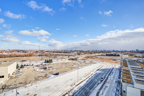 Photo 25 at 819 - 60 Honeycrisp Crescent, Vaughan Corporate Centre, Vaughan