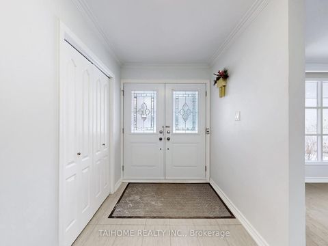 Photo 3 at 10 Centurion Court, Steeles, Toronto