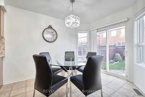 Photo 13 at 35 Manordale Crescent, Vellore Village, Vaughan