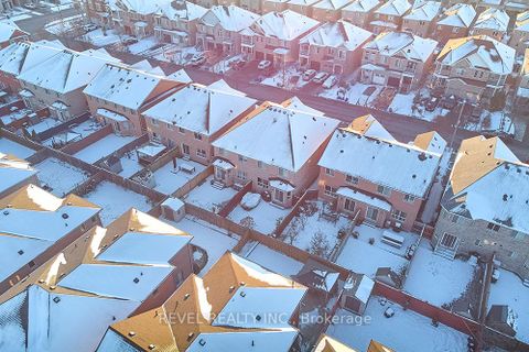 Photo 34 at 35 Manordale Crescent, Vellore Village, Vaughan