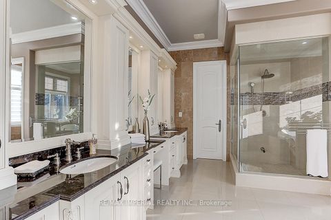 Photo 22 at 39 Fiorello Court, Vellore Village, Vaughan