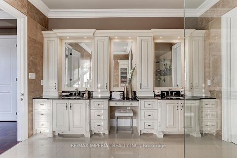 Photo 23 at 39 Fiorello Court, Vellore Village, Vaughan