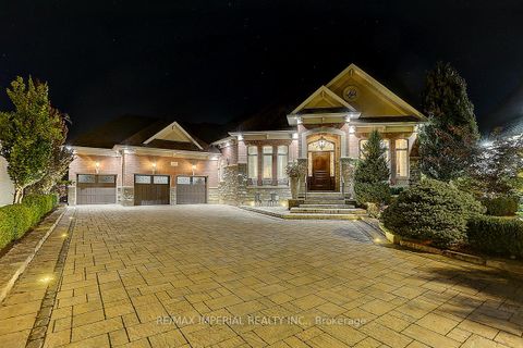 Photo 42 at 39 Fiorello Court, Vellore Village, Vaughan