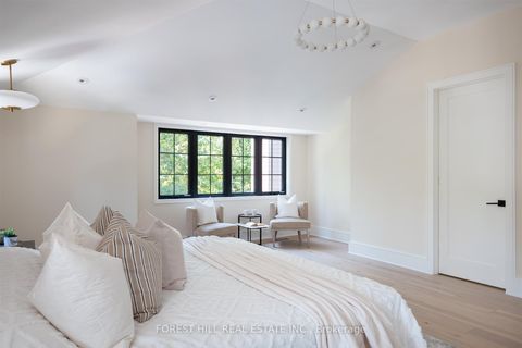 Photo 21 at 52 Roxborough Drive, Moore Park, Toronto