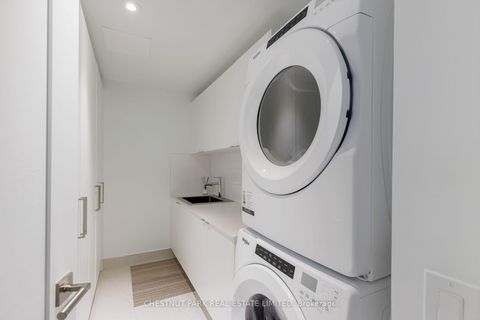 Photo 24 at 907 - 455 Wellington Street W, Waterfront Communities C1, Toronto