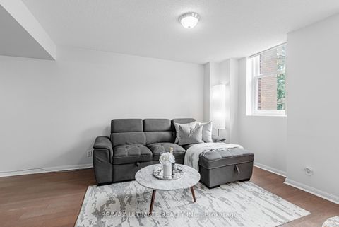 Photo 10 at 311 - 11 St Joseph Street, Bay Street Corridor, Toronto