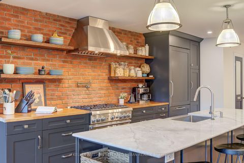 Photo 11 at 14 Meadowvale Drive, Queensway, Toronto