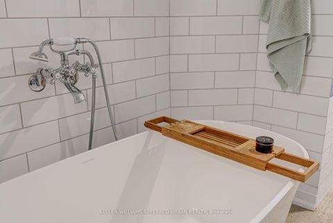 Photo 34 at 14 Meadowvale Drive, Queensway, Toronto