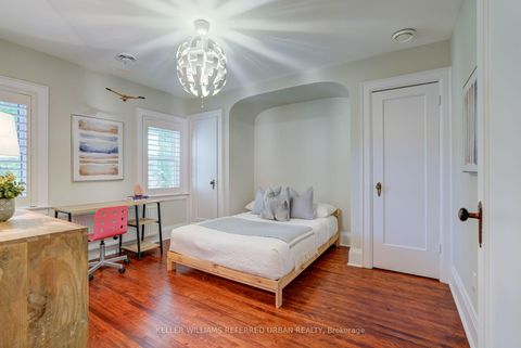 Photo 40 at 14 Meadowvale Drive, Queensway, Toronto