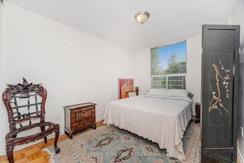 Photo 17 at 303 - 10 Edgecliff Golfway, Flemingdon Park, Toronto