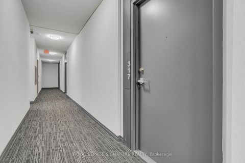 Photo 4 at 317 - 15 Bruyeres Mews, Niagara, Toronto