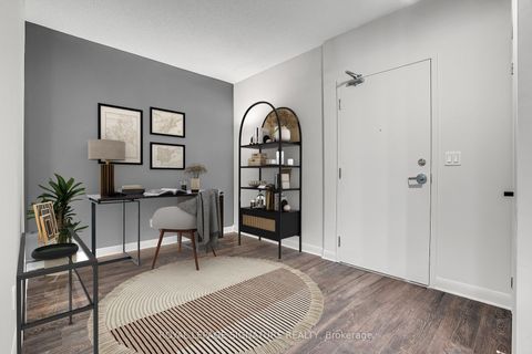 Photo 5 at 317 - 15 Bruyeres Mews, Niagara, Toronto