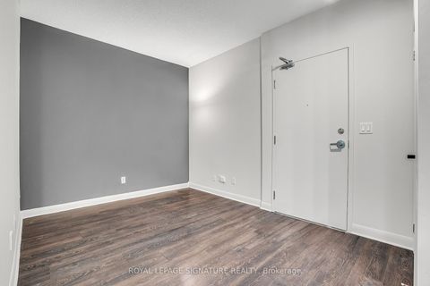 Photo 6 at 317 - 15 Bruyeres Mews, Niagara, Toronto