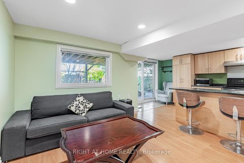 Photo 24 at 16 Marchwood Crescent, Harding, Richmond Hill