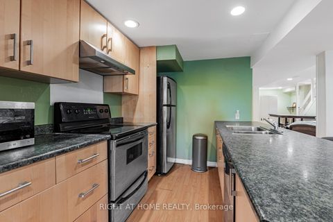 Photo 26 at 16 Marchwood Crescent, Harding, Richmond Hill