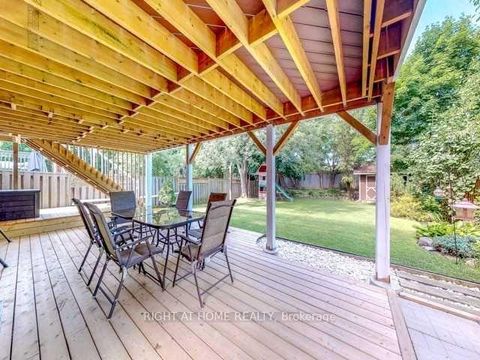 Photo 30 at 16 Marchwood Crescent, Harding, Richmond Hill