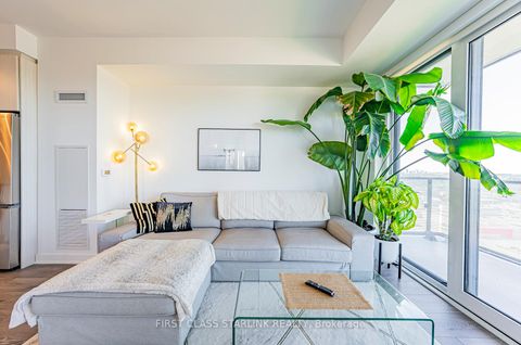 Photo 9 at 1603 - 95 Oneida Crescent, Langstaff, Richmond Hill