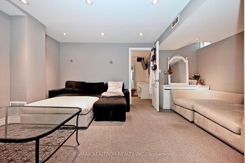 Photo 33 at 28 Spring Arbour Road, Patterson, Vaughan