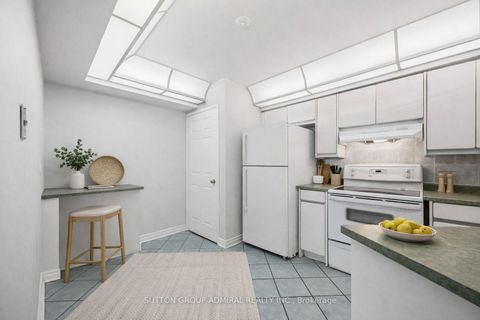 Photo 4 at 506 - 343 Clark Avenue W, Yorkhill, Vaughan