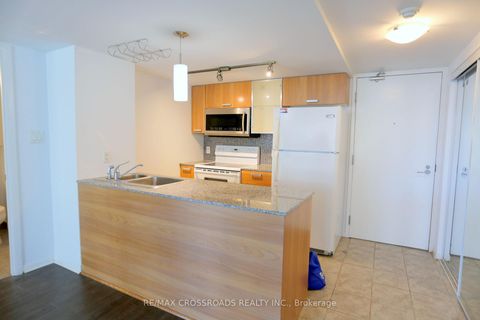 Photo 3 at 2009 - 38 Grenville Street, Bay Street Corridor, Toronto