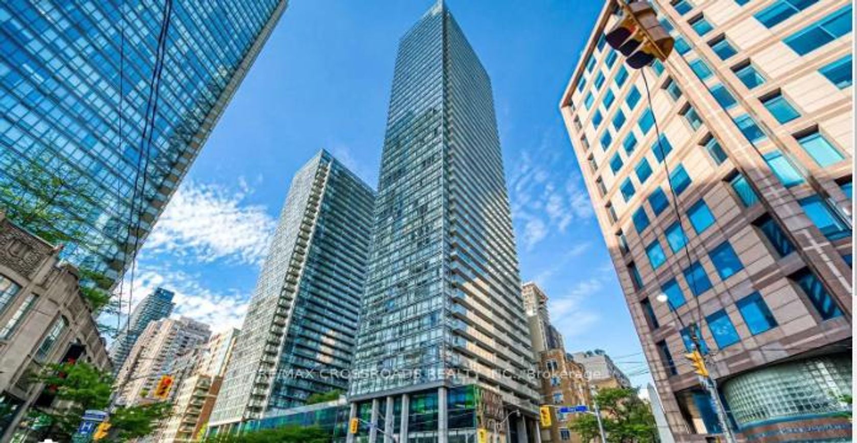 2009 - 38 Grenville Street, Bay Street Corridor, Toronto 