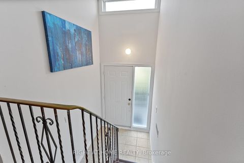 Photo 4 at 160 Varsity Road, Lambton Baby Point, Toronto