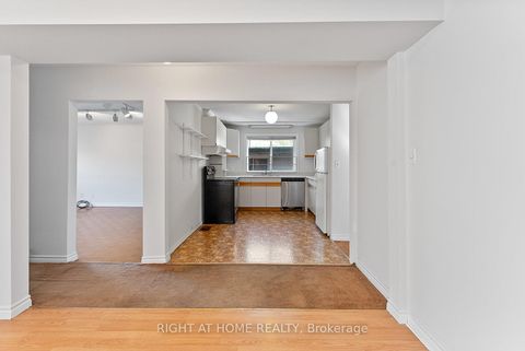 Photo 14 at 160 Varsity Road, Lambton Baby Point, Toronto