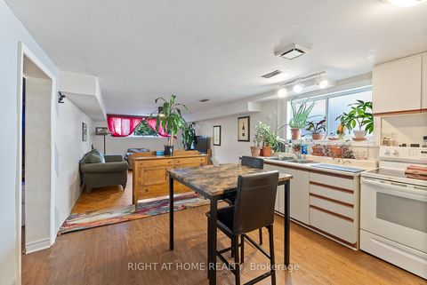 Photo 26 at 160 Varsity Road, Lambton Baby Point, Toronto