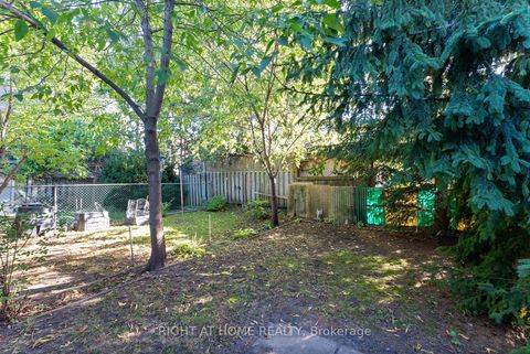 Photo 31 at 160 Varsity Road, Lambton Baby Point, Toronto