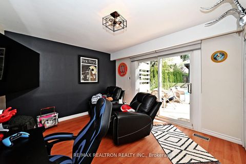 Photo 29 at 9 Karen Road, Donalda, Toronto