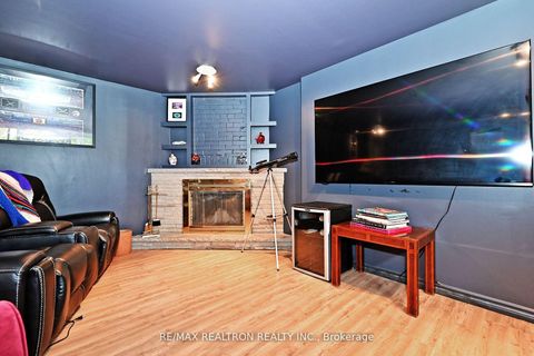 Photo 31 at 9 Karen Road, Donalda, Toronto