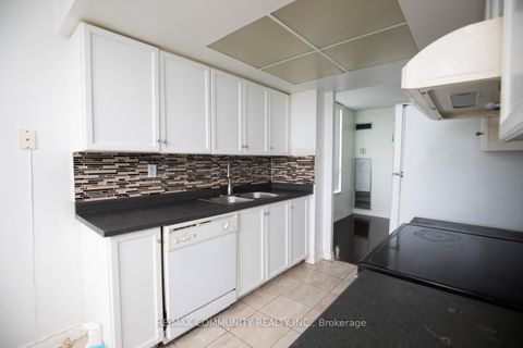 Photo 5 at 913 - 300 Alton Towers Circle, Milliken, Toronto