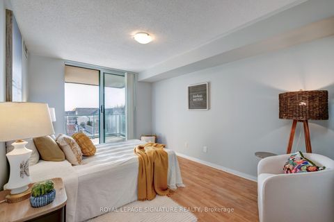 Photo 17 at 402 - 1863 Queen Street E, The Beaches, Toronto