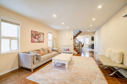 Photo 5 at 73 Starr Crescent, Bayview Northeast, Aurora