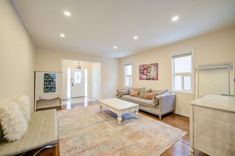 Photo 8 at 73 Starr Crescent, Bayview Northeast, Aurora