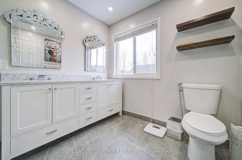 Photo 18 at 73 Starr Crescent, Bayview Northeast, Aurora