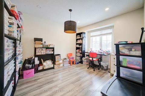 Photo 19 at 73 Starr Crescent, Bayview Northeast, Aurora