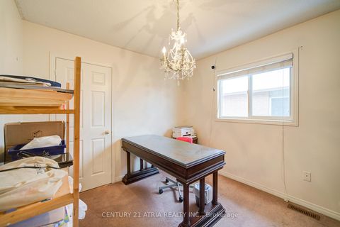 Photo 21 at 73 Starr Crescent, Bayview Northeast, Aurora