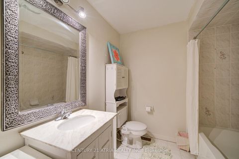 Photo 22 at 73 Starr Crescent, Bayview Northeast, Aurora