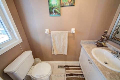 Photo 23 at 73 Starr Crescent, Bayview Northeast, Aurora