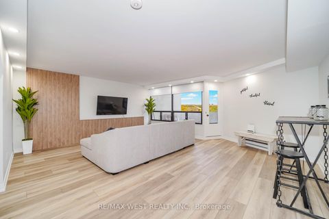 Photo 1 at D14 - 300 Mill Road, Markland Wood, Toronto