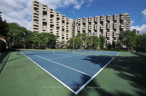 Photo 11 at D14 - 300 Mill Road, Markland Wood, Toronto