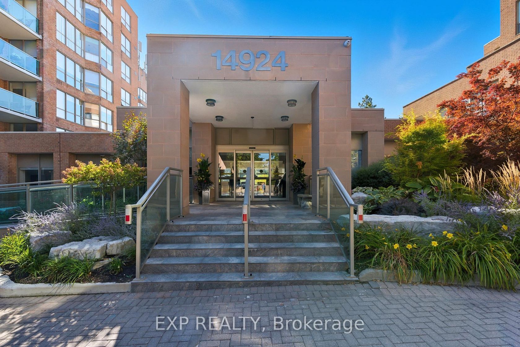 111 - 14924 Yonge Street, Aurora Highlands, Aurora 