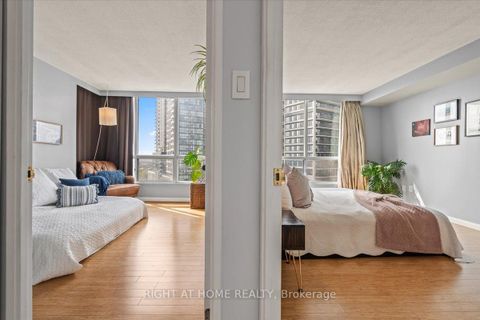 Photo 13 at 1011 - 101 Subway Crescent, City Centre West, Toronto