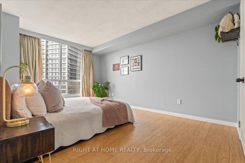 Photo 17 at 1011 - 101 Subway Crescent, City Centre West, Toronto