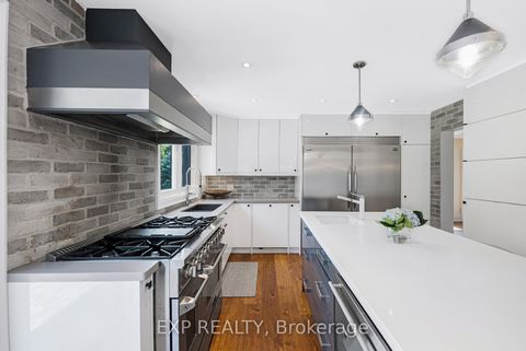 Photo 11 at 17 Chamberlain Court, Nobleton, King