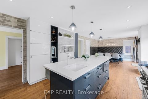 Photo 14 at 17 Chamberlain Court, Nobleton, King